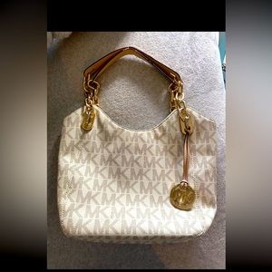 Michael kors purse